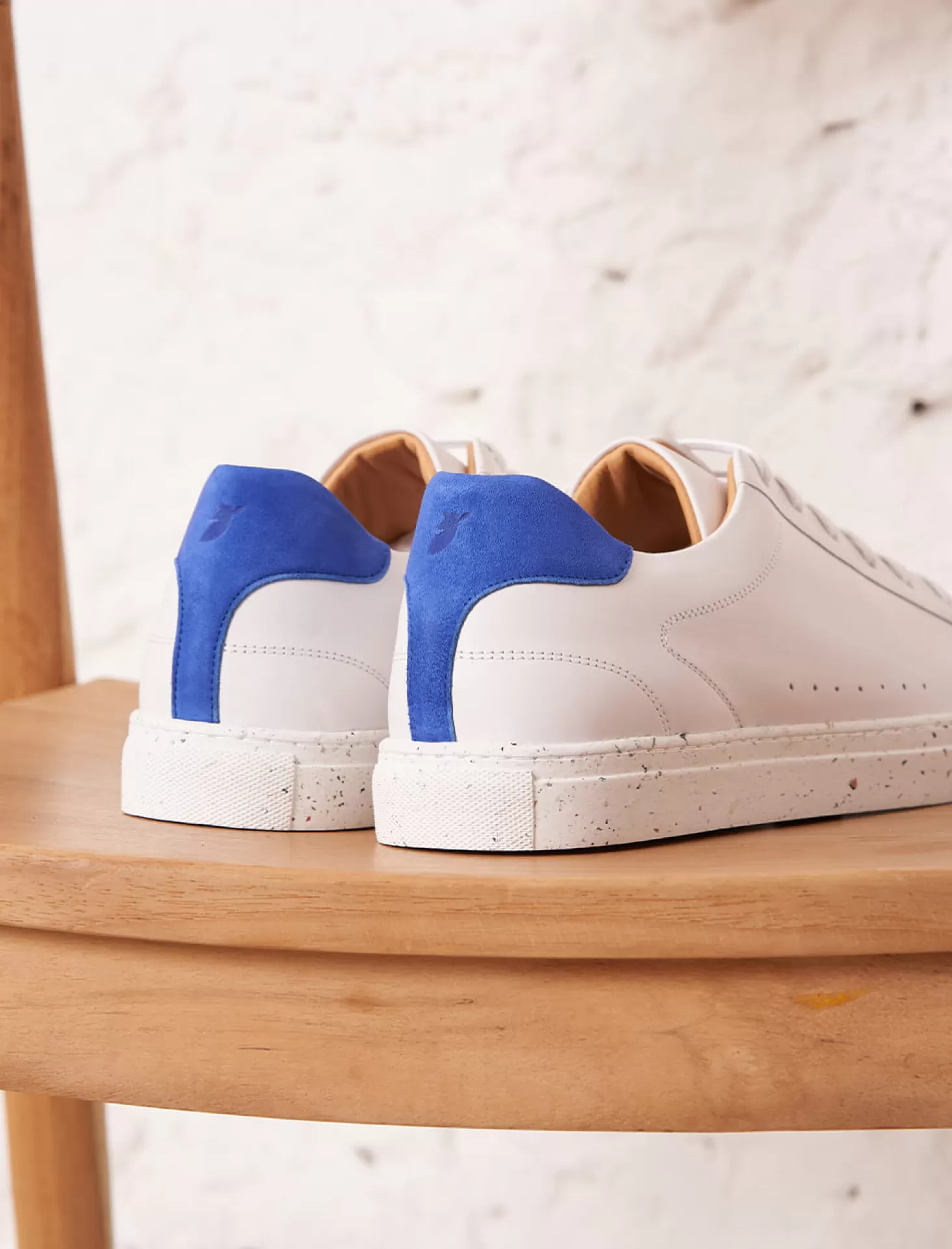 Pied de Biche Sneakers<Billy Blanc, Bleu Et Semelle Recyclee